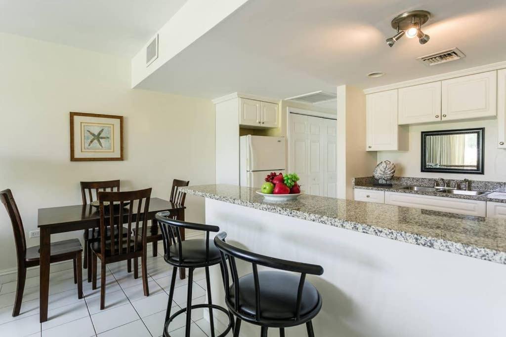 Beach Living At Island Pine Villas Blp George Town Dış mekan fotoğraf