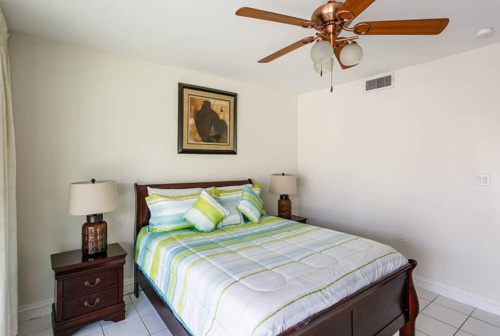 Beach Living At Island Pine Villas Blp George Town Dış mekan fotoğraf