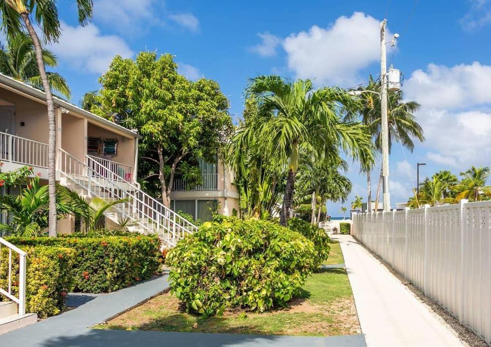 Beach Living At Island Pine Villas Blp George Town Dış mekan fotoğraf