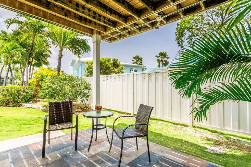 Beach Living At Island Pine Villas Blp George Town Dış mekan fotoğraf
